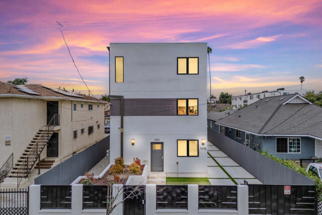 1543 West 37th Place,<br> Los Angeles, CA 90018