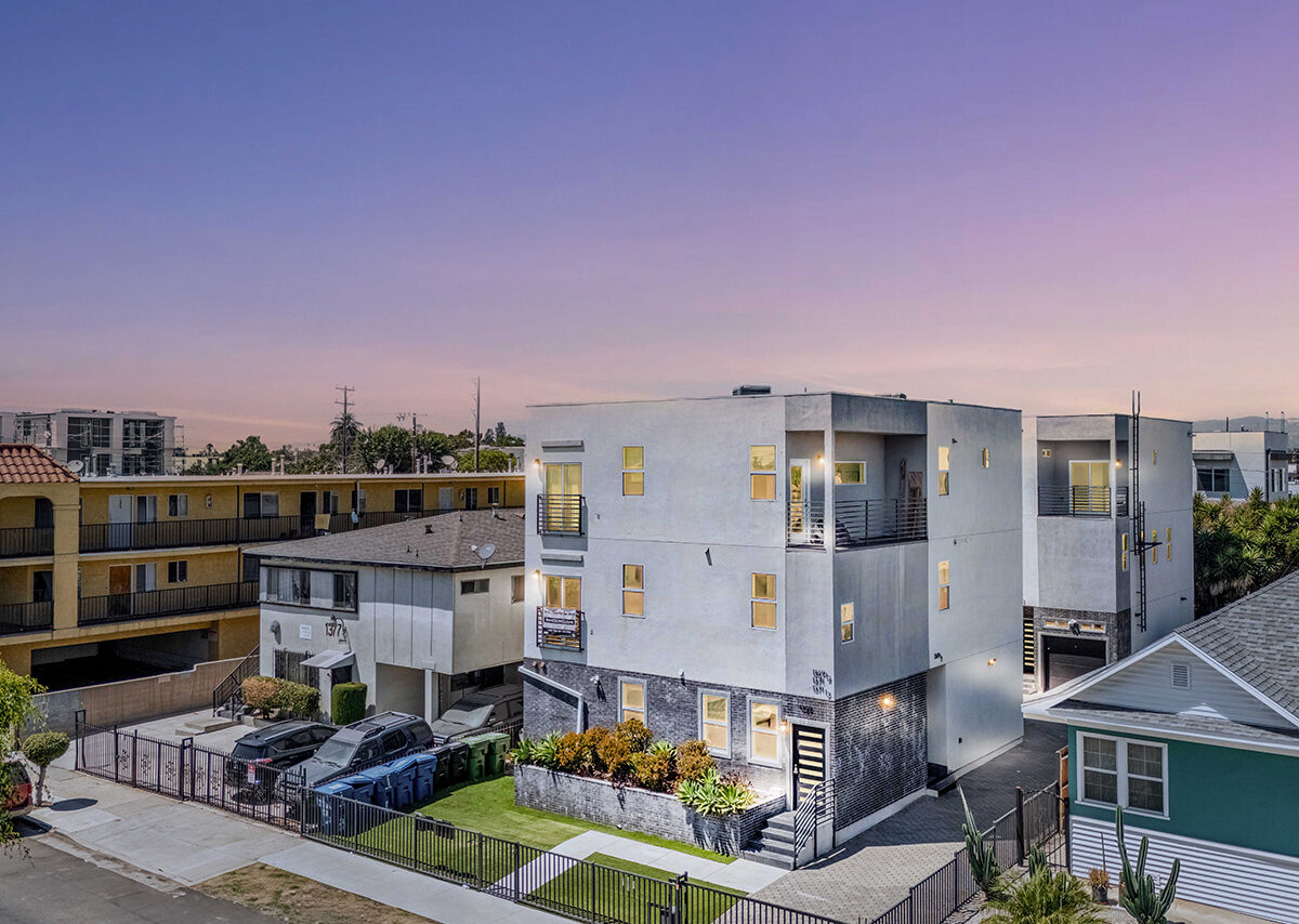 3-bedroom apartments for rent in Los Angeles CA