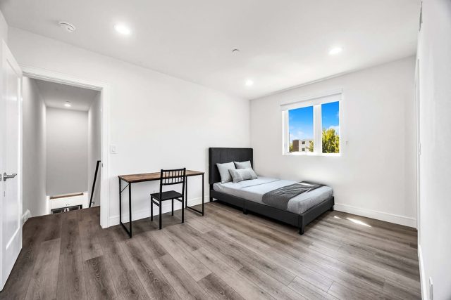 Fully furnished flat in Los Angeles CA